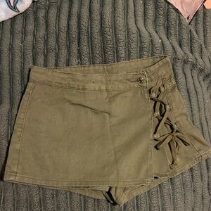 Chic Olive Green Skort with Pockets